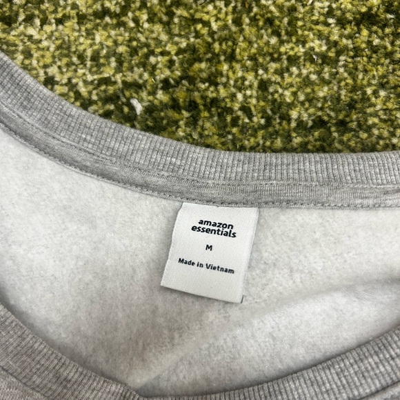 Amazon essential crew neck sweatshirt - Picture 5 of 6